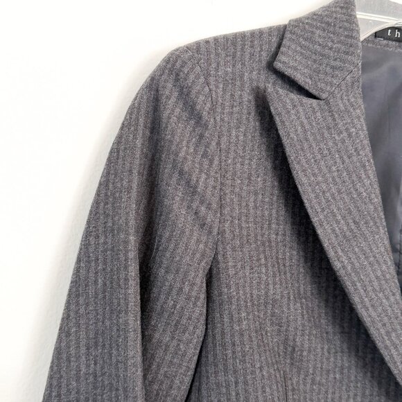theory // gray wool striped blazer + trouser set (blazer 0 / trousers 2) - Picture 4 of 16